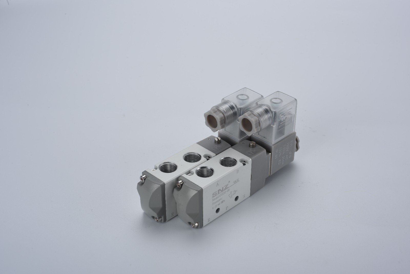 4V210-08高端款電磁閥